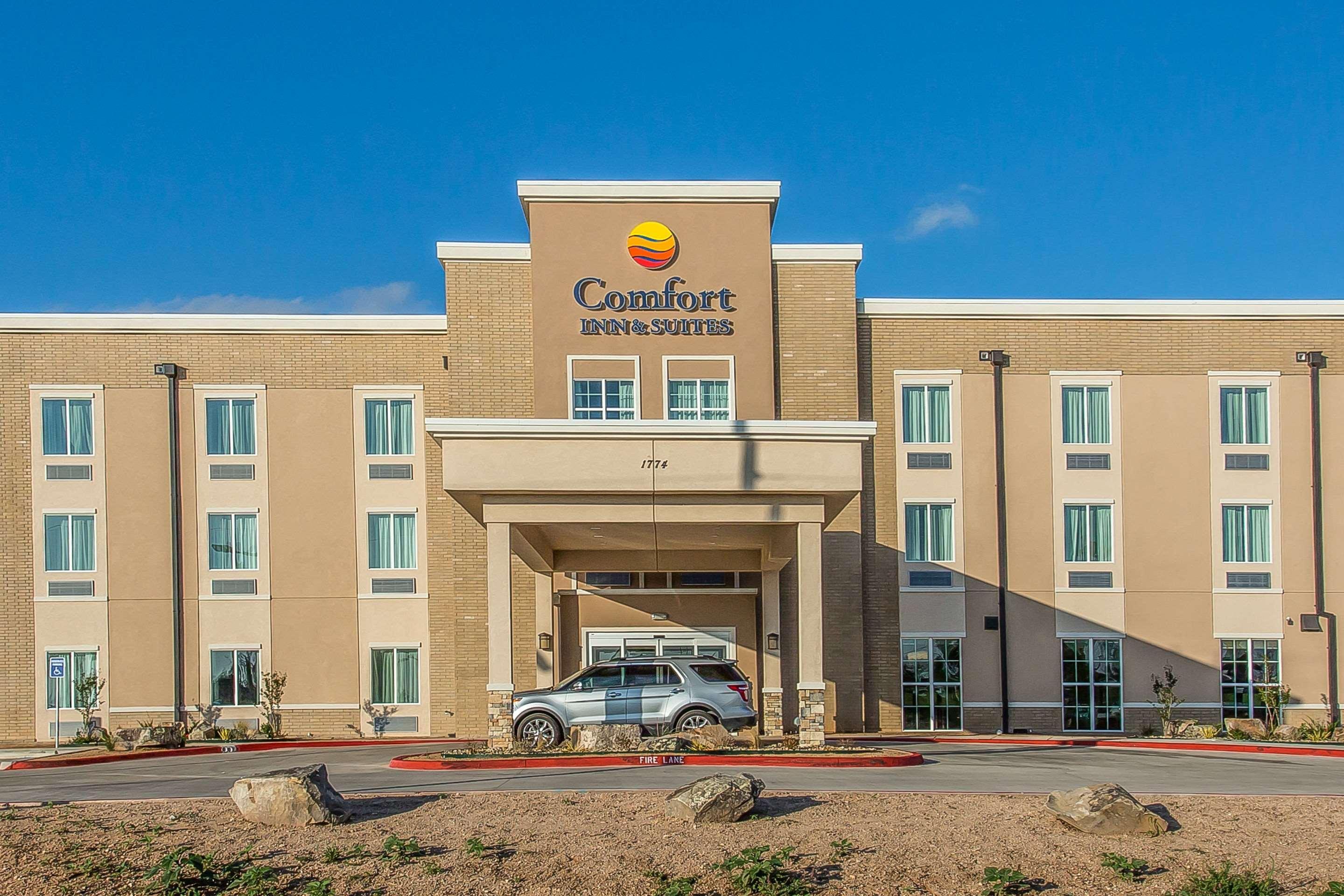 Comfort Inn & Suites Snyder Exterior photo