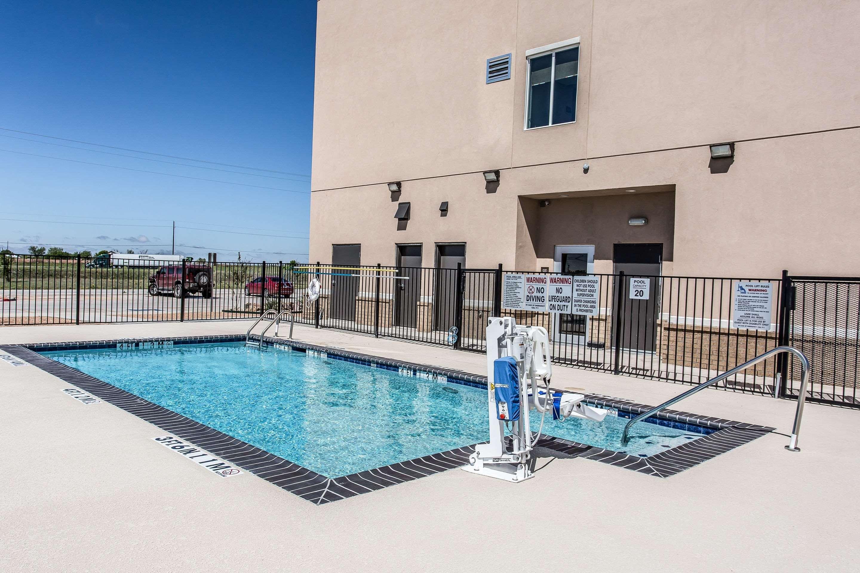 Comfort Inn & Suites Snyder Exterior photo